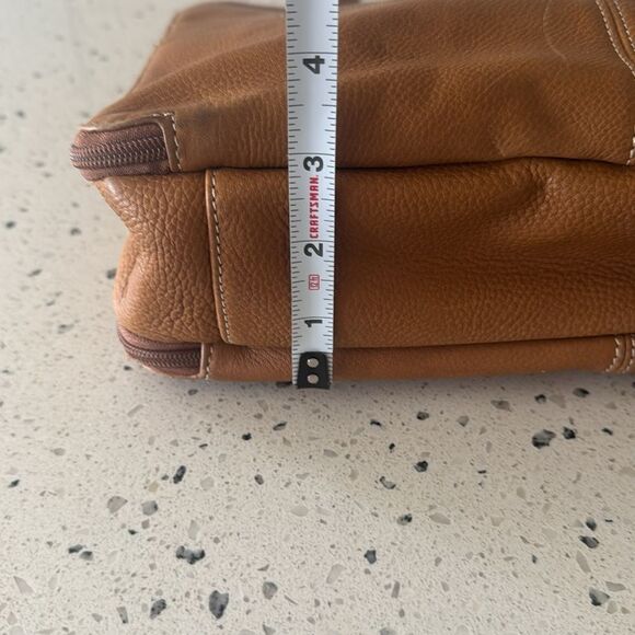 Tignanello Vintage Tan Genuine Leather Women’s Shoulder Handbag Zip Compartments - Picture 10 of 16